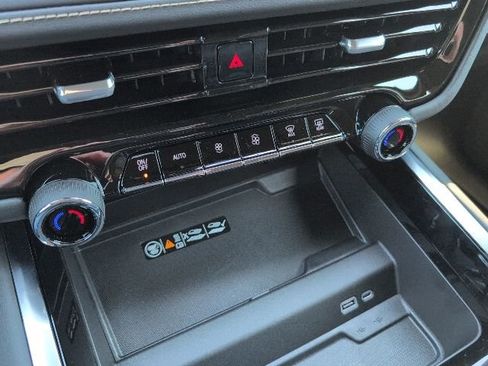 New 2026 Chevrolet Suburban Premier image 30