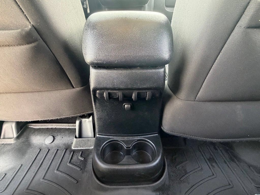 Used 2018 Jeep Wrangler Unlimited Sahara w/ Connectivity Group AWD/4WD image 40