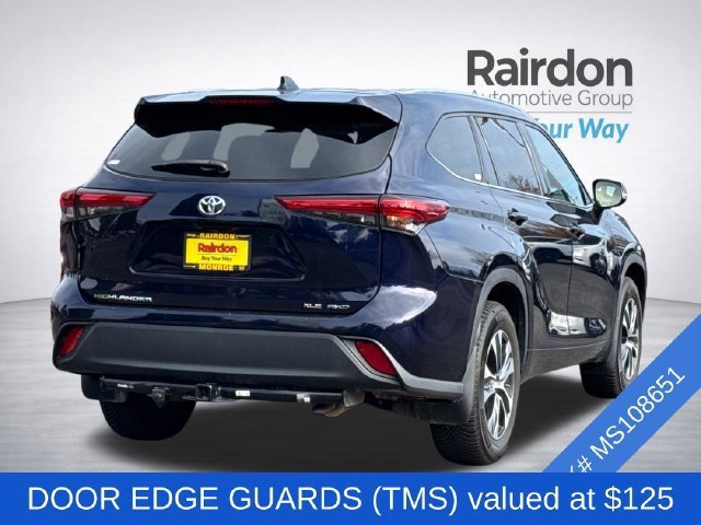 Used 2021 Toyota Highlander XLE AWD/4WD image 4