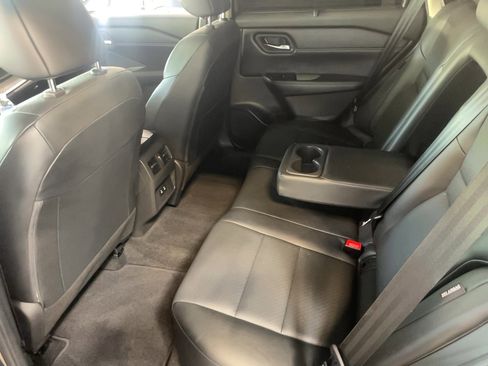 Used 2024 Nissan Rogue SV w/ SV Premium Package image 24