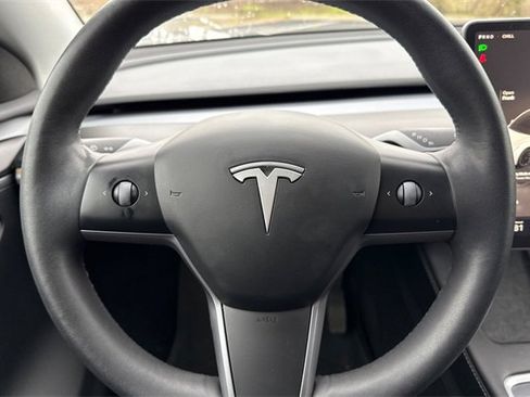 Used 2023 Tesla Model Y Long Range image 29