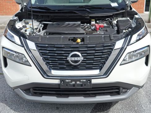 Used 2023 Nissan Rogue SV w/ SV Premium B Package FWD image 7