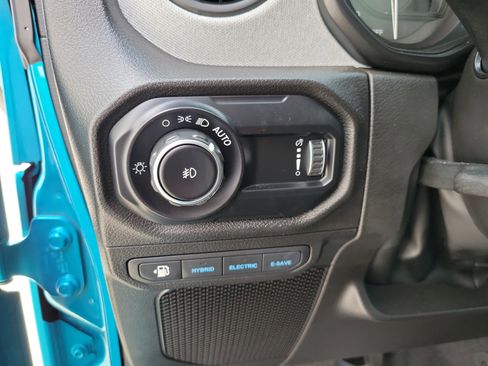 Used 2024 Jeep Wrangler Unlimited AWD/4WD image 22
