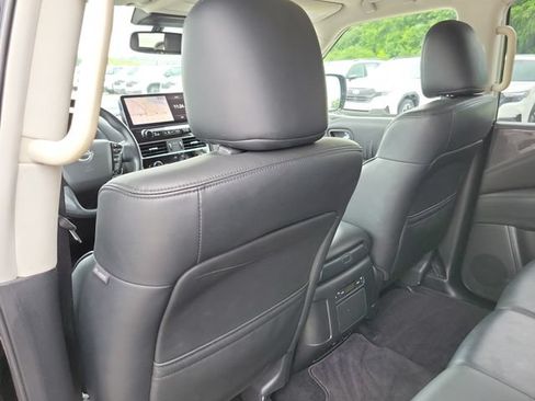 Used 2024 Nissan Armada SV AWD/4WD image 25