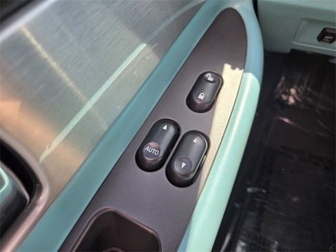 Used 2002 Ford Thunderbird image 20