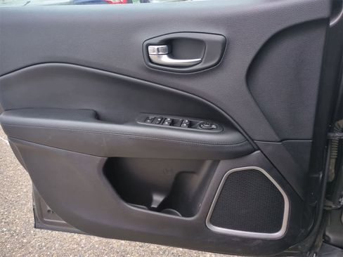 Certified 2019 Jeep Compass Altitude image 30