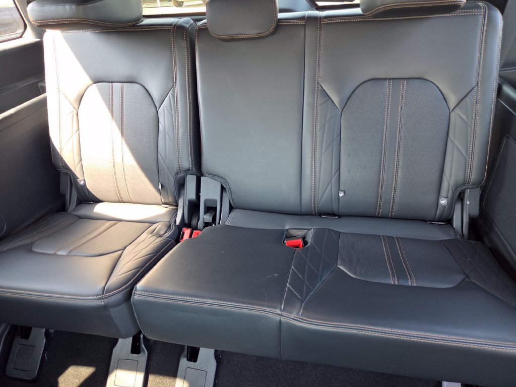 Used 2024 Ford Expedition Platinum AWD/4WD image 9
