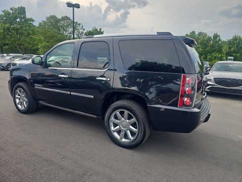 Used 2011 GMC Yukon Denali AWD/4WD image 6