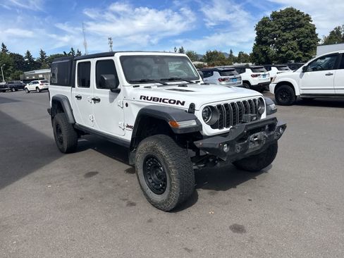 Certified 2024 Jeep Gladiator Rubicon w/ Technology Group AWD/4WD image 7