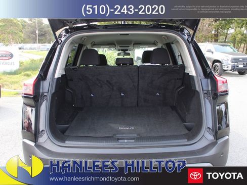 Used 2023 Nissan Rogue S image 10
