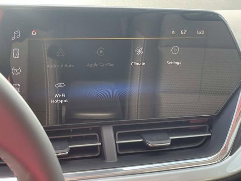 New 2026 Chevrolet Trax LT w/ Sunroof Package image 18