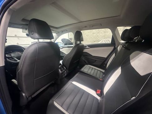 New 2026 Volkswagen Taos SEL AWD/4WD image 12