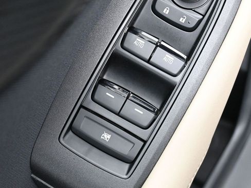 Used 2020 Subaru Outback Premium image 13