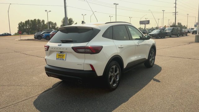 Used 2025 Ford Escape ST-Line w/ Tech Pack #1 AWD/4WD image 8