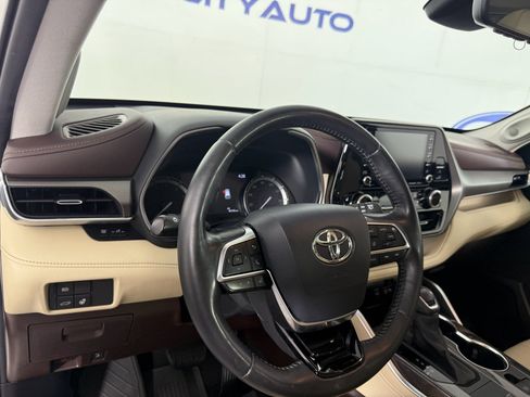 Used 2020 Toyota Highlander Limited image 18