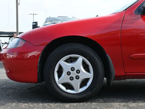 Used 2005 Chevrolet Cavalier Sedan w/ Preferred Equipment Group FWD image 27