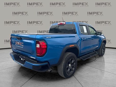 Used 2024 GMC Canyon Elevation w/ Elevation Premium Package AWD/4WD image 3