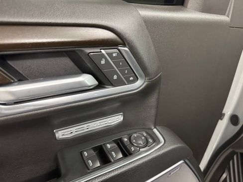 Used 2025 GMC Sierra 1500 Denali AWD/4WD image 17