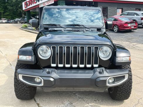 Used 2018 Jeep Wrangler Unlimited Sahara AWD/4WD image 7