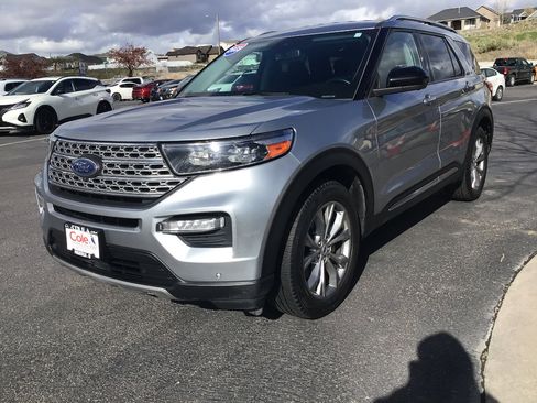 Used 2023 Ford Explorer Limited image 2