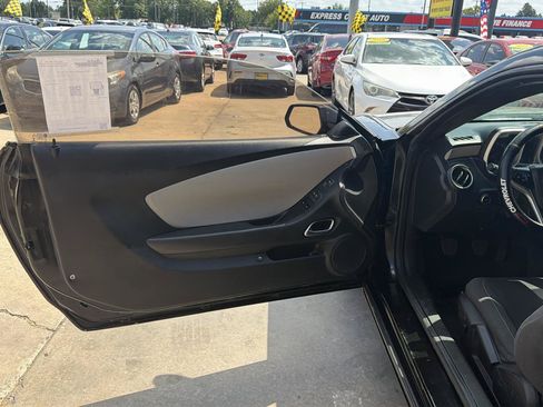 Used 2012 Chevrolet Camaro LS RWD image 12