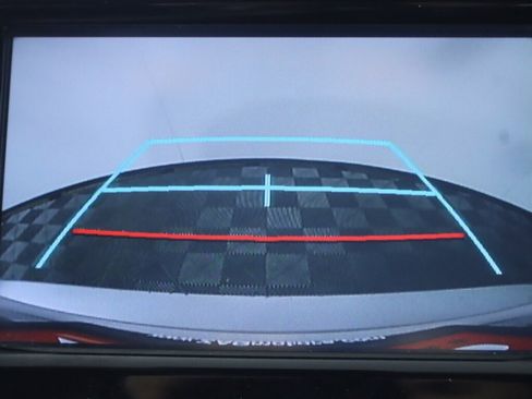 Used 2018 Toyota Camry LE image 20