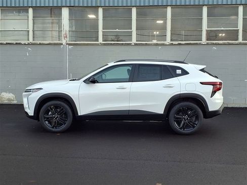 New 2026 Chevrolet Trax ACTIV w/ Driver Confidence Package image 2