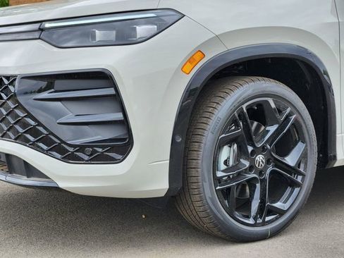 New 2026 Volkswagen Tiguan SE R-Line AWD/4WD image 7