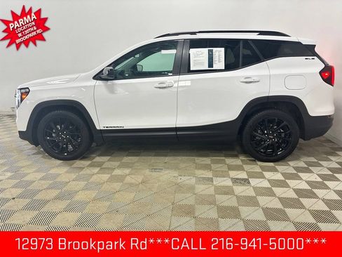 Used 2023 GMC Terrain SLE w/ Driver Convenience Package FWD image 6
