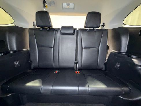 Certified 2022 Toyota Highlander XLE image 23