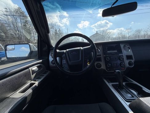 Used 2017 Ford Expedition EL XLT image 17