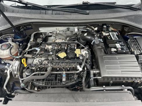 Used 2022 Volkswagen Tiguan SE image 32