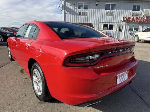 Used 2017 Dodge Charger SE image 5