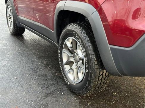 Used 2019 Jeep Cherokee Trailhawk w/ Cold Weather Group image 6