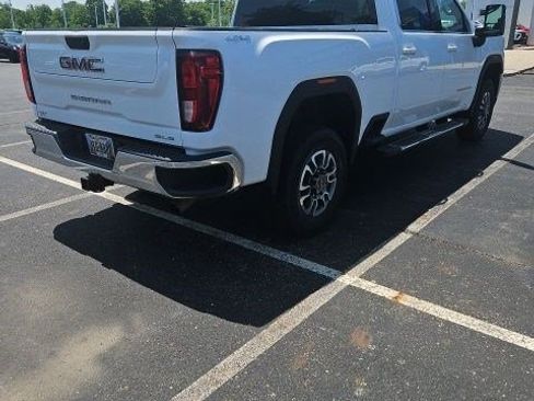 Used 2022 GMC Sierra 2500 SLE w/ SLE Value Package; AWD/4WD image 2