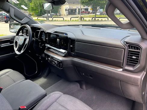 Used 2023 Chevrolet Silverado 1500 LT AWD/4WD image 14