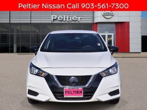 Used 2021 Nissan Versa S FWD image 2