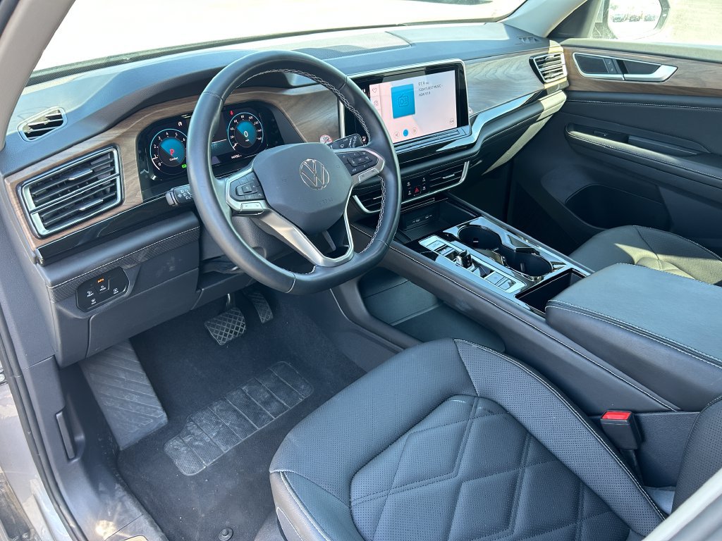 Used 2025 Volkswagen Atlas SE AWD/4WD image 25