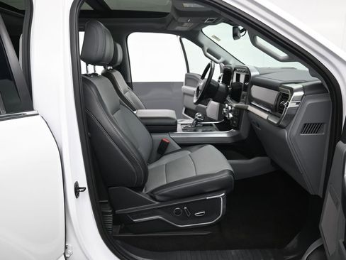 Used 2022 Ford F150 Lariat w/ Equipment Group 502A High image 41