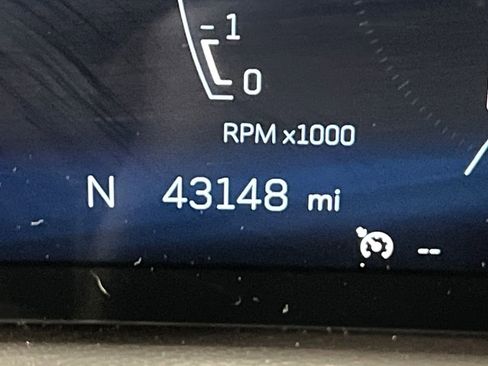 Used 2024 Cadillac XT4 Premium Luxury image 45