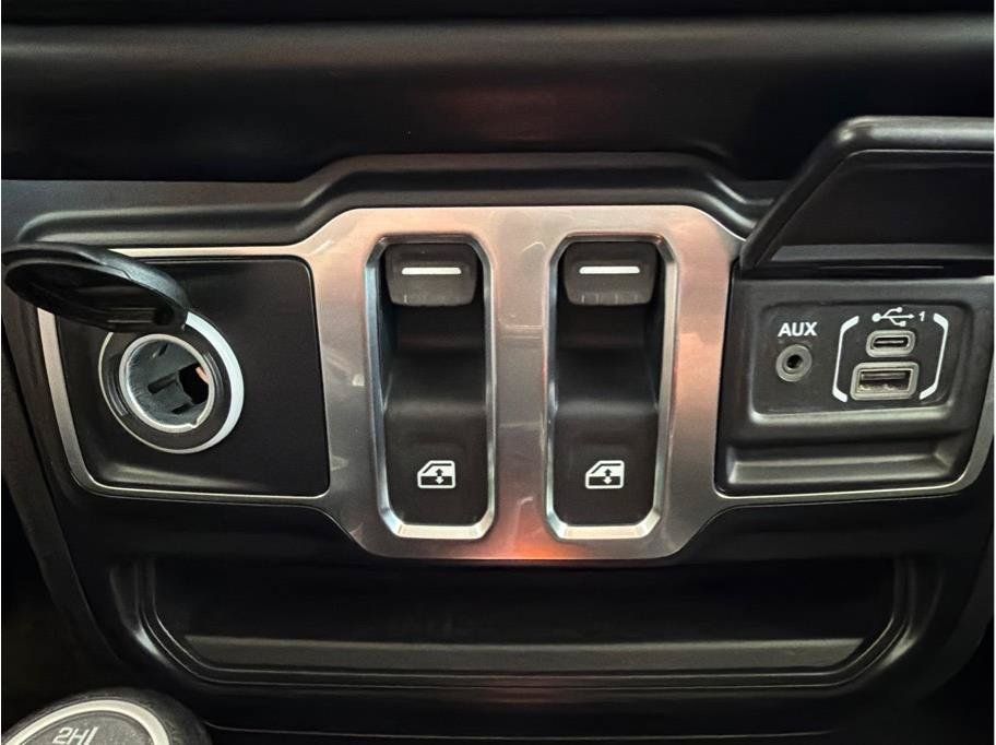 Used 2021 Jeep Wrangler Sport AWD/4WD image 23
