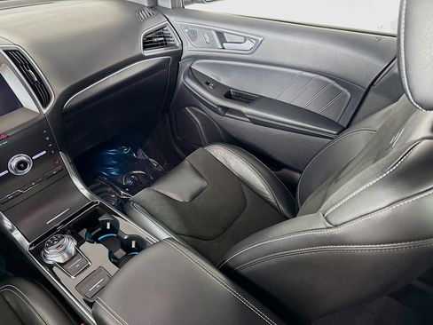 Used 2020 Ford Edge ST image 24