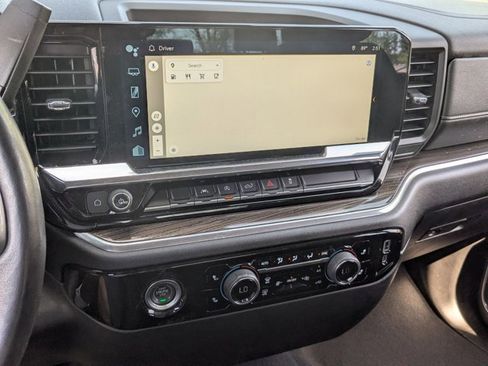 Used 2022 Chevrolet Silverado 1500 LT image 14