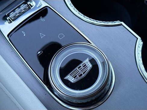 Used 2026 Cadillac Vistiq Luxury image 37