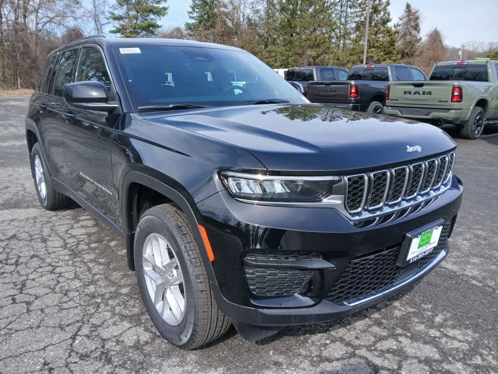 New 2025 Jeep Grand Cherokee Laredo X w/ Luxury Tech Group I AWD/4WD image 3