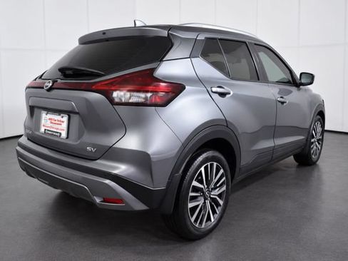 Used 2022 Nissan Kicks SV FWD image 4