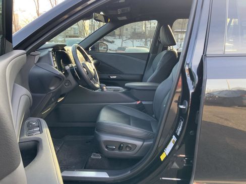 Used 2025 Lexus TX 350 AWD w/ Technology Package image 11