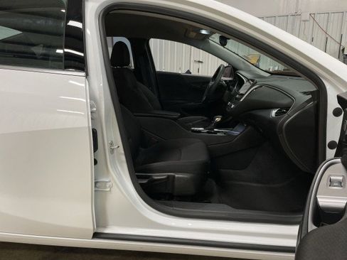 Used 2024 Chevrolet Malibu LT image 29