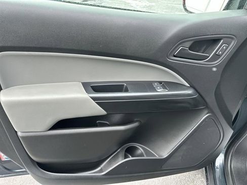 Used 2020 Chevrolet Colorado W/T w/ WT Convenience Package image 19