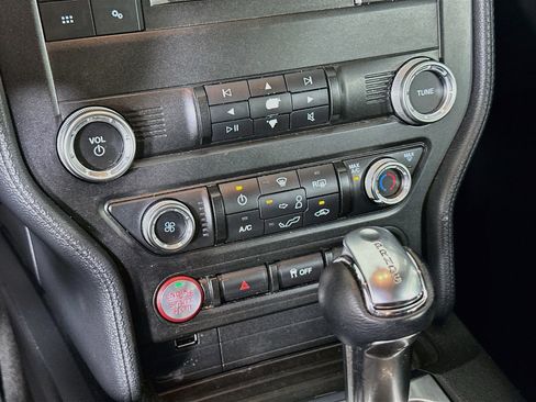 Used 2019 Ford Mustang Coupe RWD image 22